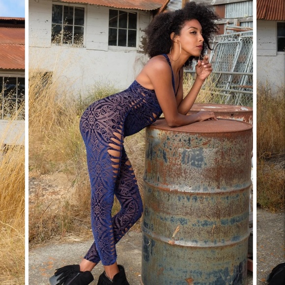 Warrior Within Ladyhawke Snip Tease velvet burnout onsie. Small. - Picture 5 of 8